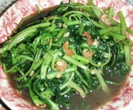Stir-fried Spinach Wtih Ginger and Almonds in Miso Dressing